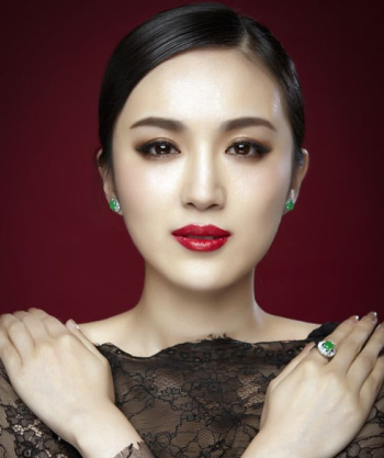 李艳冰7位数代言拍摄珠宝品牌最新广告_国际