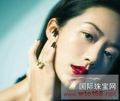 韩雪演绎珠宝美丑鉴别法 展示名伶气质_国际