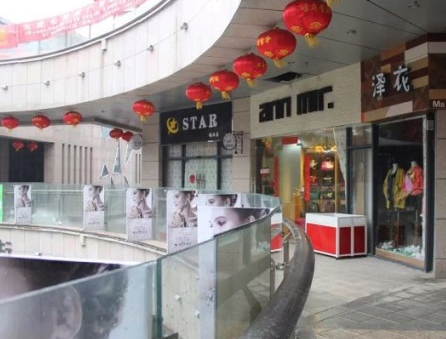 鱦