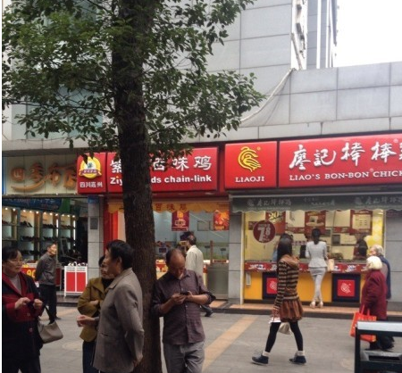 鱦