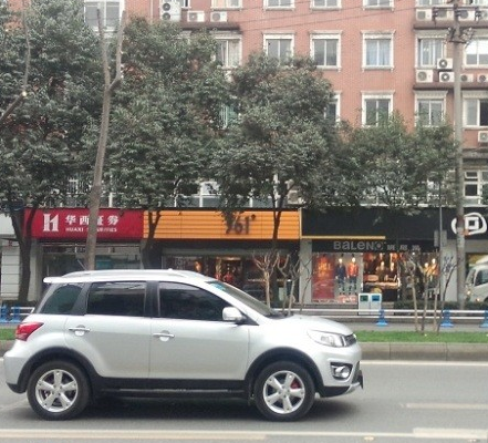 鱦