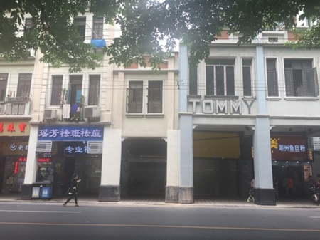 鱦