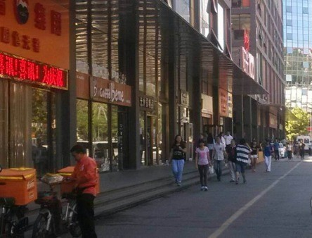 鱦
