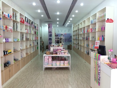 鱦