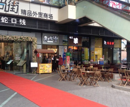 鱦