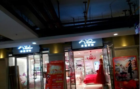 鱦