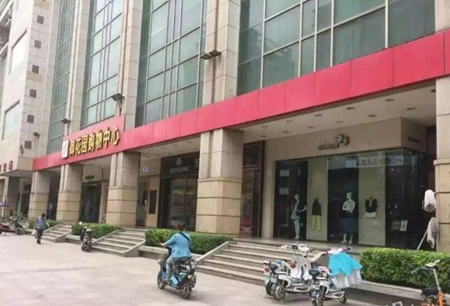 鱦