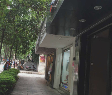 鱦