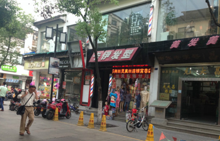 鱦