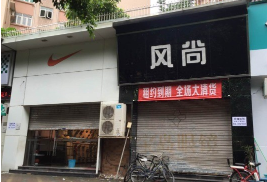 鱦
