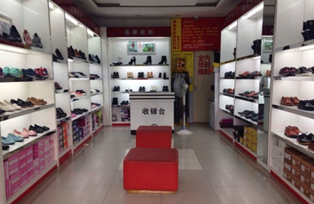 鱦