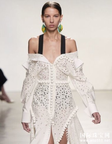 【珠宝和时装】2016春夏纽约时装周珠宝盘点