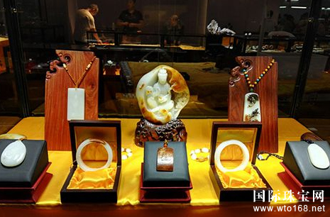 【今日新闻】中国国际珠宝展今日在成都开幕_