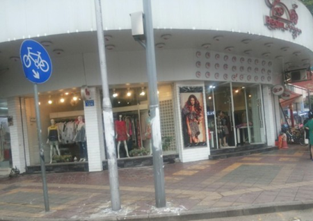 鱦