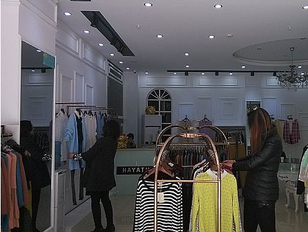 鱦