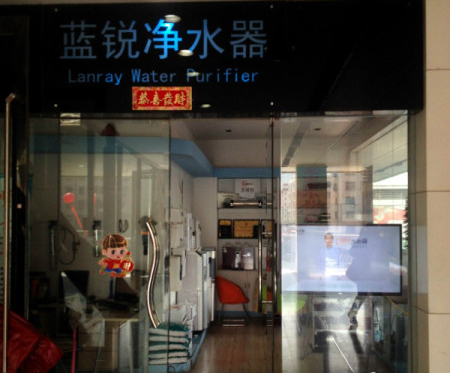 鱦