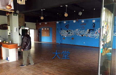 鱦