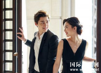 永恒印记代言人李易峰联袂文咏珊打造动人浪漫