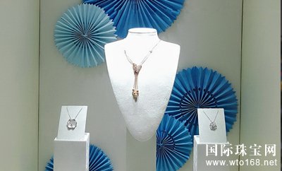 罗曼蒂珠宝：走进丽春花园浪漫唯美绽放