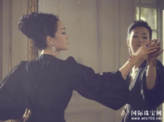  巩俐诠释东方美  戴高级珠宝突显雍容华贵_国际