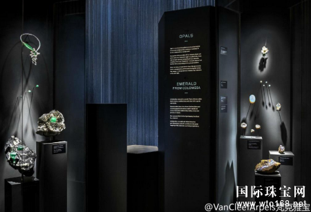 űε Jouin MankuΪ“Van Cleef& ArpelsűThe Art and Science of Gems”չٶȻ⣬ԼȡԴȻĴ侳չá