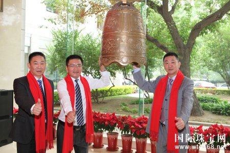 水贝传媒董事长卢礼杭先生(右一),董事卢礼谦(左一),总经理杨义胜(左