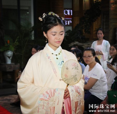 鱦ƷĲֳ