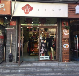 鱦