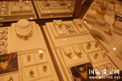 金龙黄金新展厅盛装试业 打造水贝珠宝新引擎