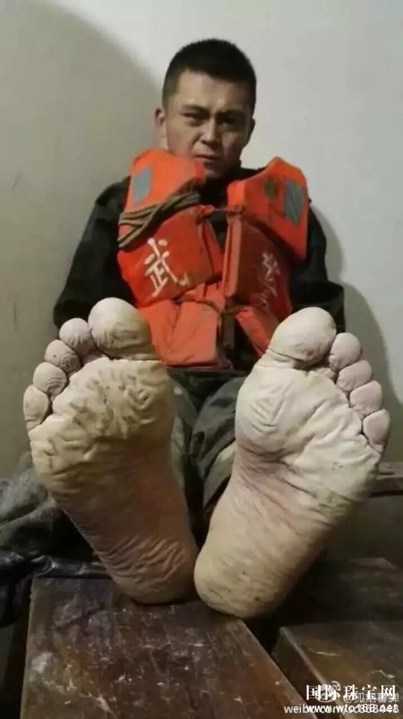 鱦人漱ʷס죡ͬʱجľȻ...