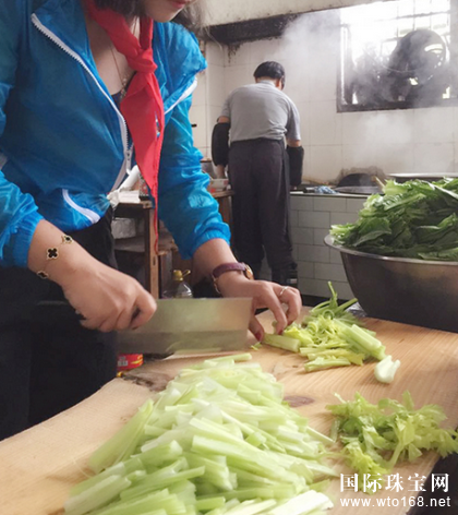 七度千里自驾送关爱，走进湖南汝县上袁小学