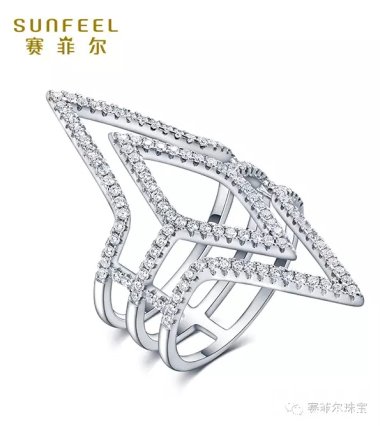 CoCo李玟携手赛菲尔珠宝定制系列惊艳亮相热波音乐节