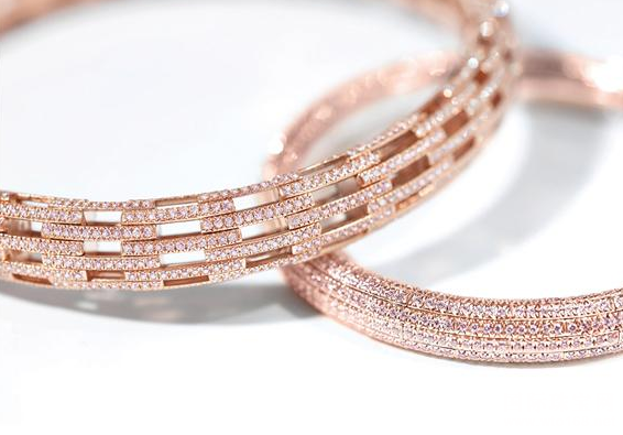 -NIRAV MODI Classic Embrace Bangle in Pink Gold with Baby Pink Diamonds