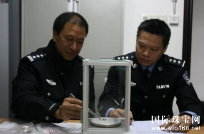 ���ݺ��ز���װ������в���ʯ��˽��