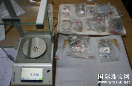 ���ݺ��ز���װ������в���ʯ��˽��