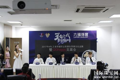 鱦