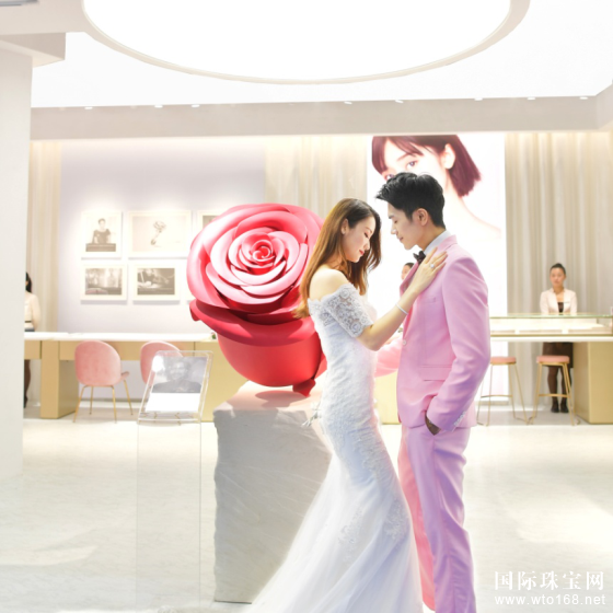 LOVE&LOVE뱻ȫռ ڹ鱦չ