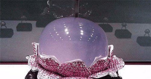 史上最大玻璃种紫罗兰翡翠:昭仪之星